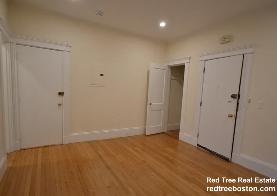 97 Marion St, Coolidge Corner