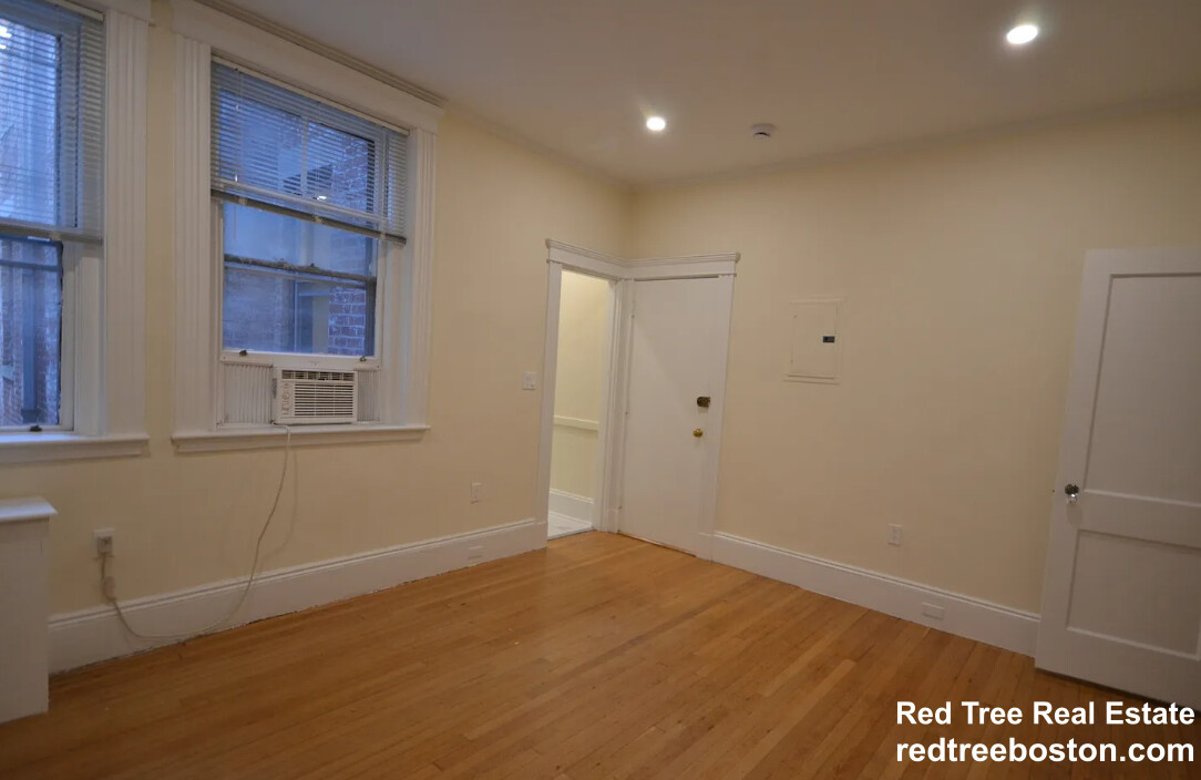 97 Marion St, Coolidge Corner