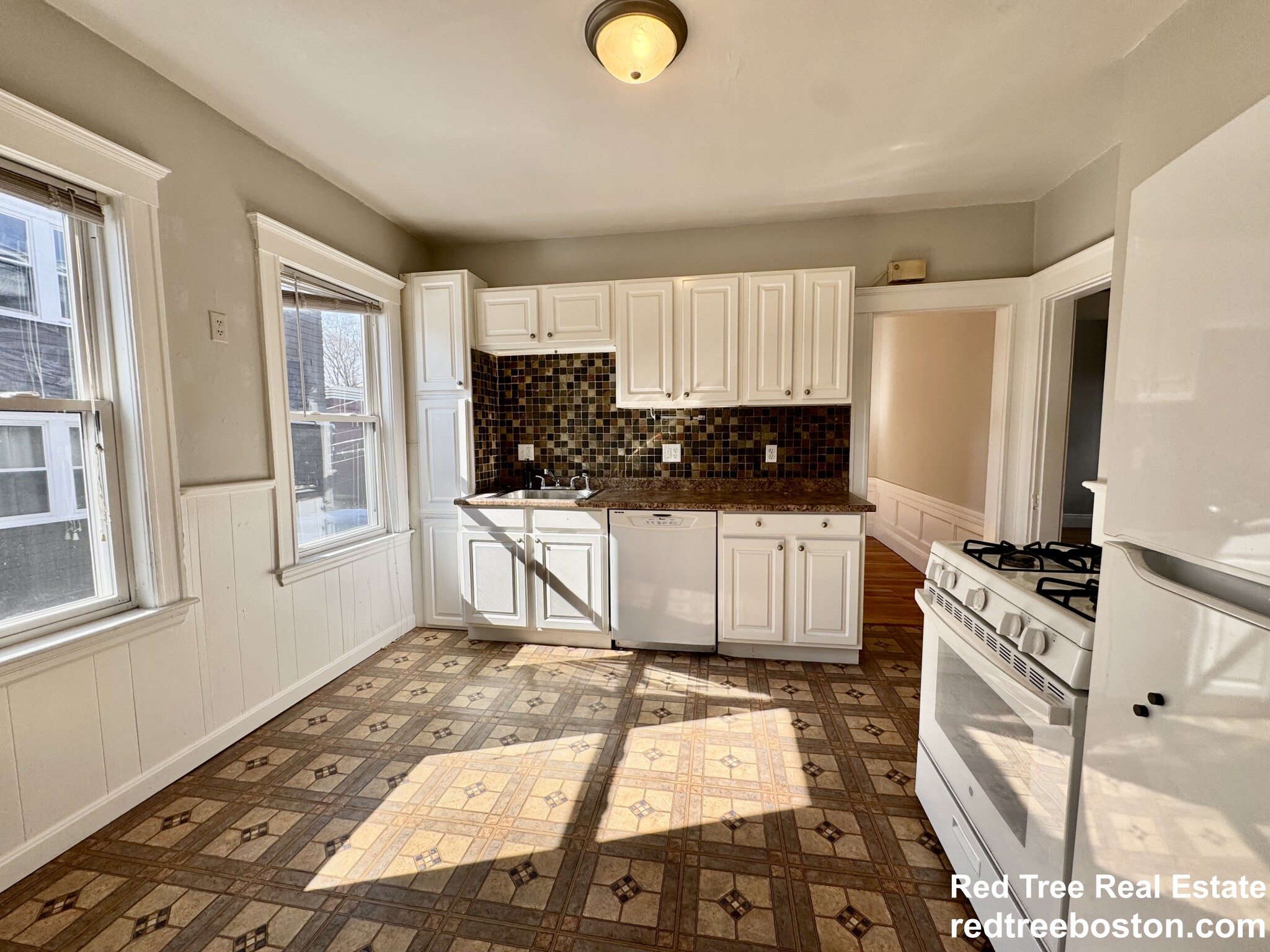 12 Saint Peter St, Jamaica Plain