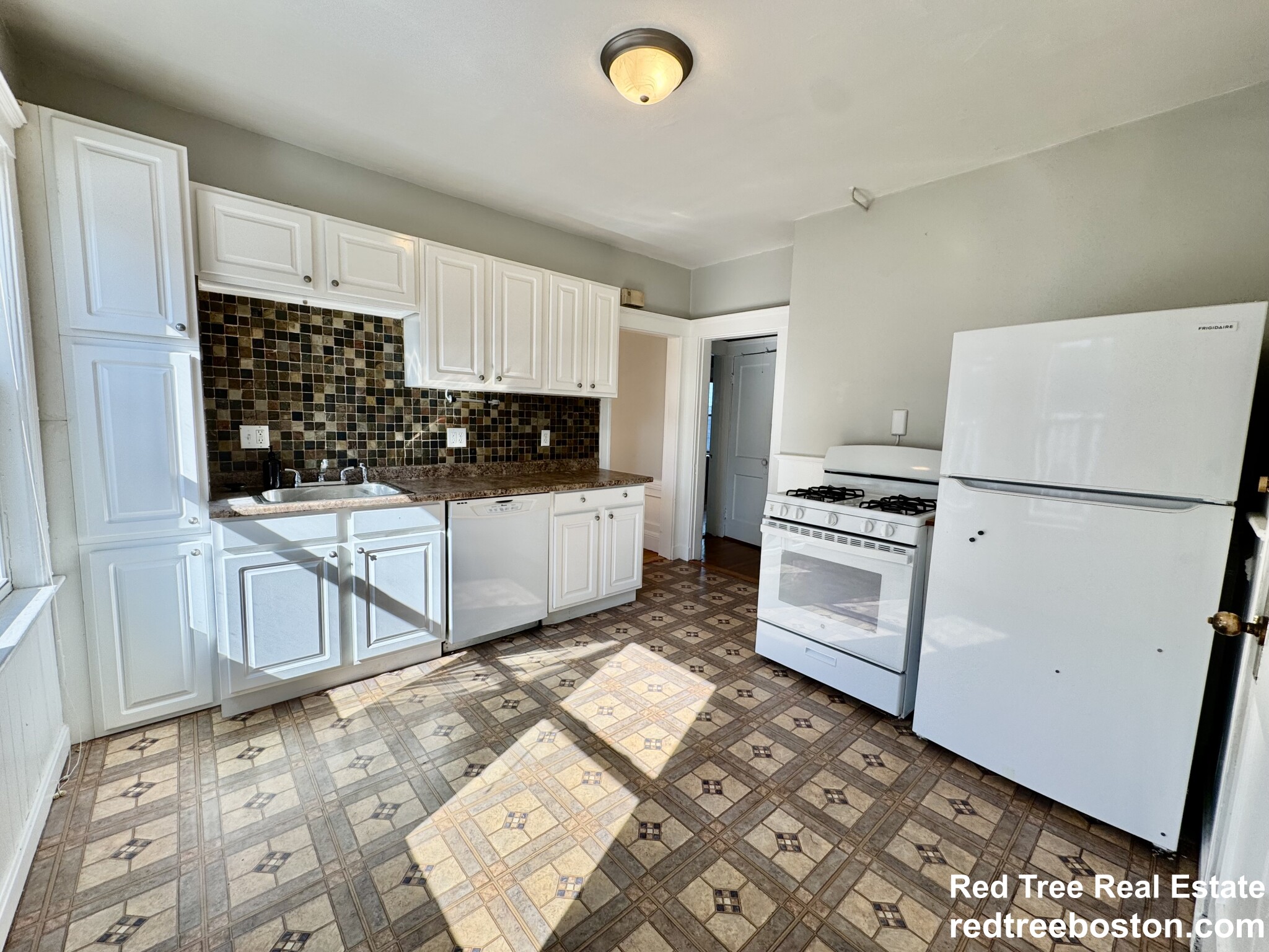 12 Saint Peter St, Jamaica Plain