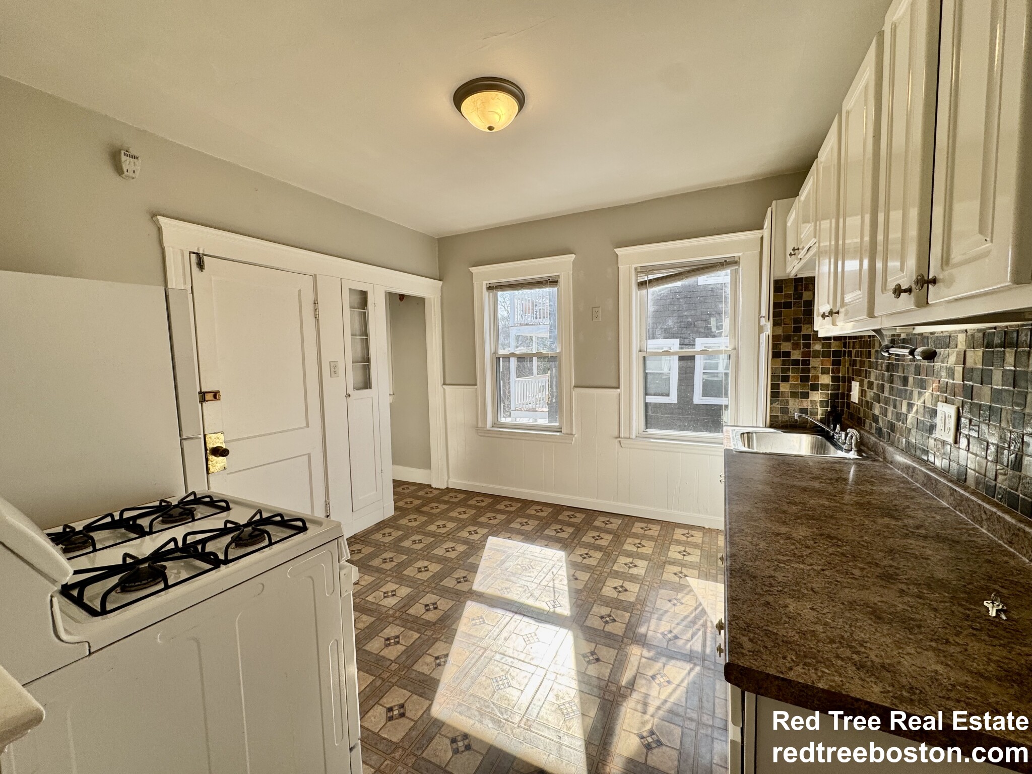 12 Saint Peter St, Jamaica Plain