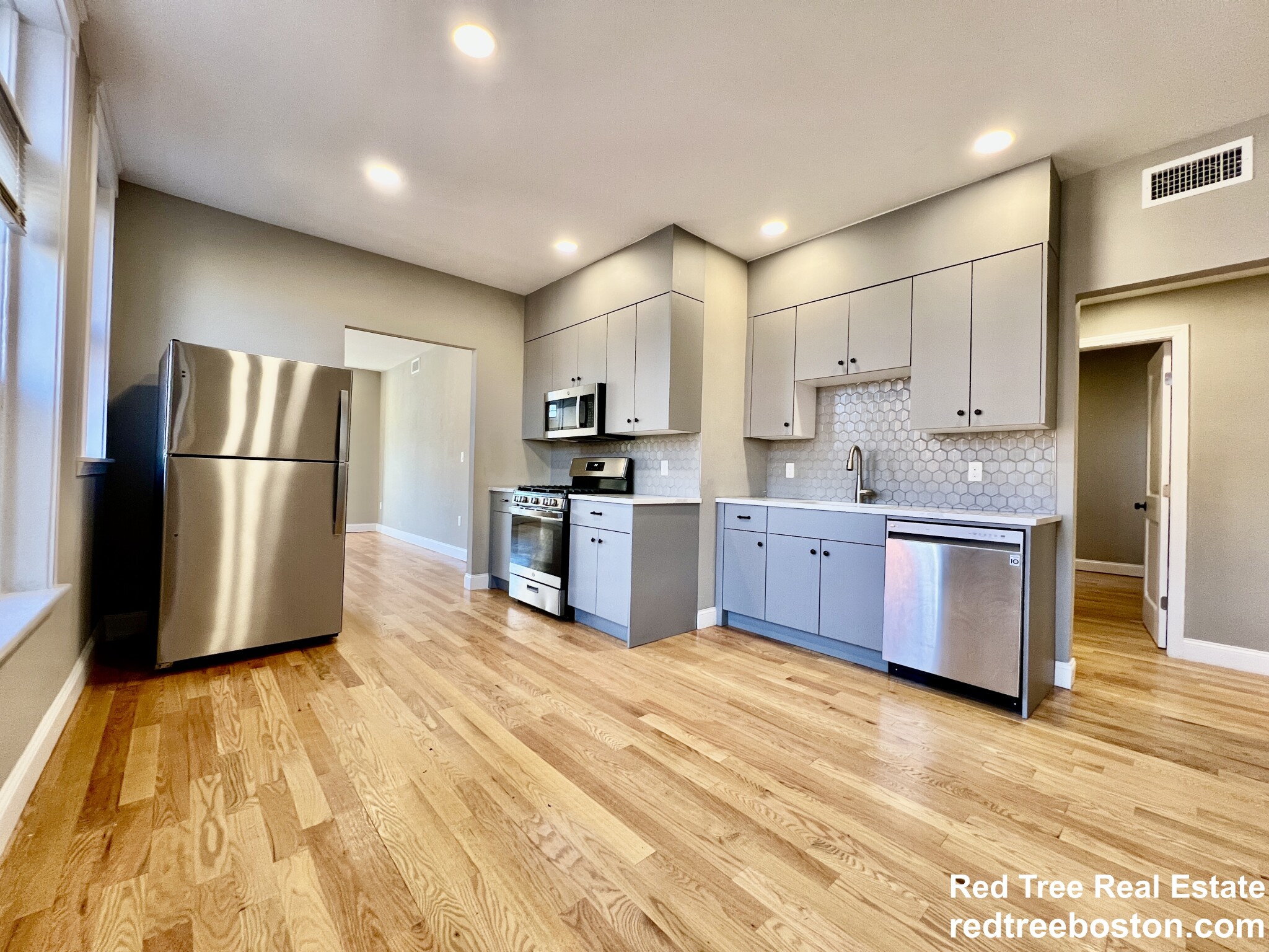 1914 Beacon St, Brighton