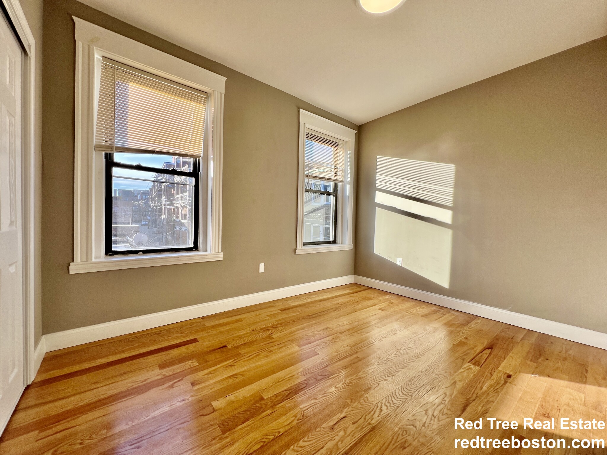 1914 Beacon St, Brighton