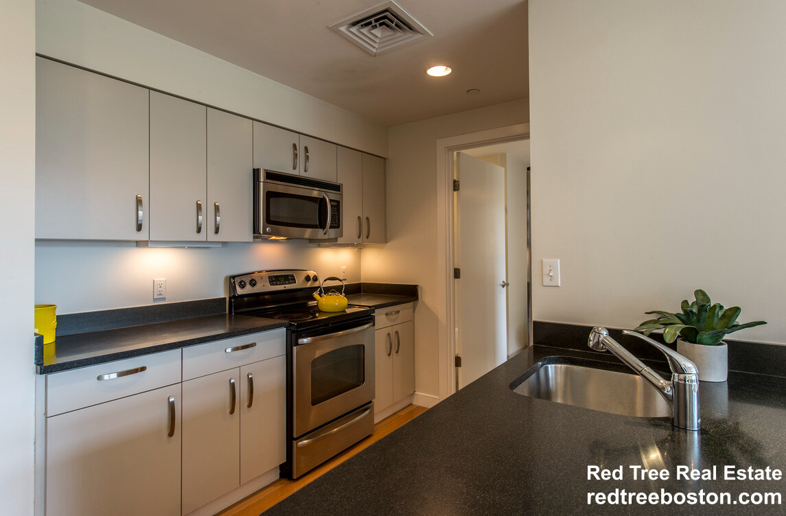 601 Albany St, South End