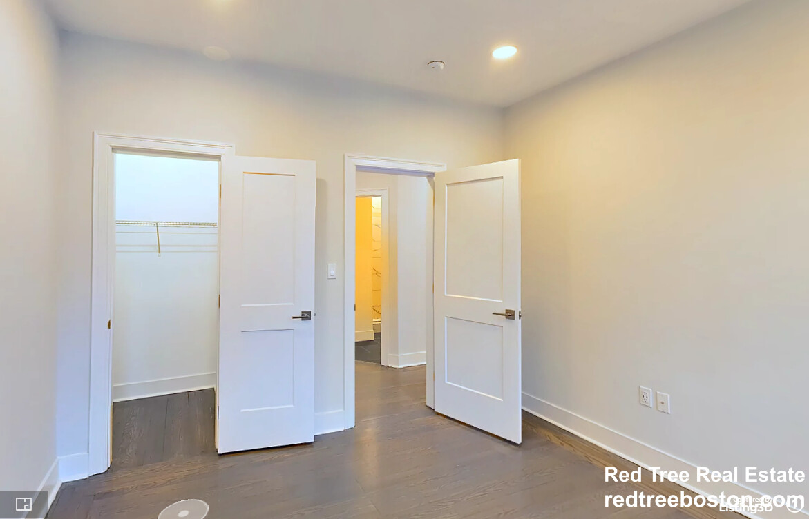 28 Queensberry St, Fenway