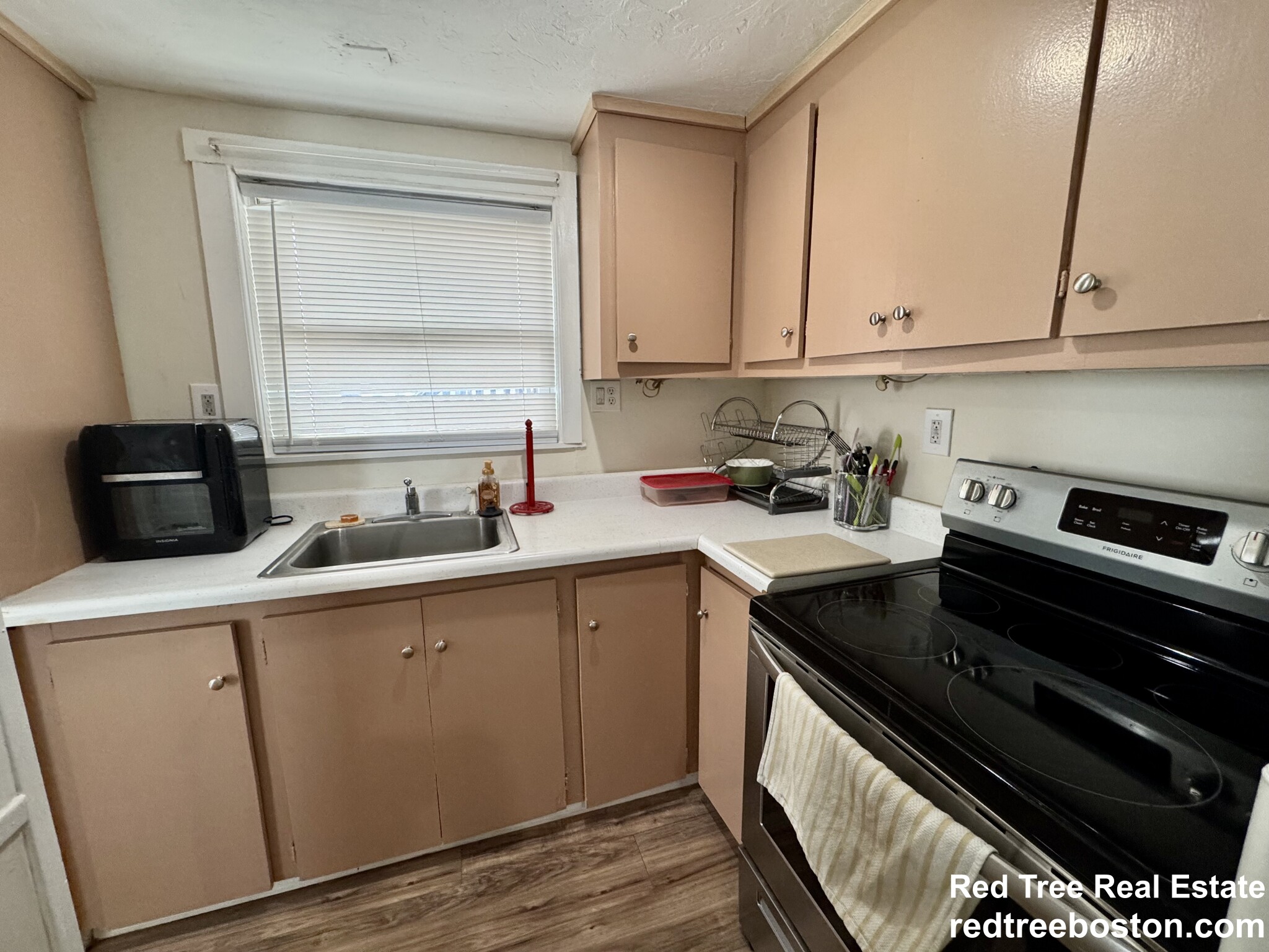 335 Baker St, West Roxbury