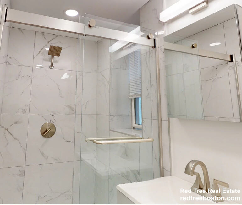 104 Queensberry St, Fenway