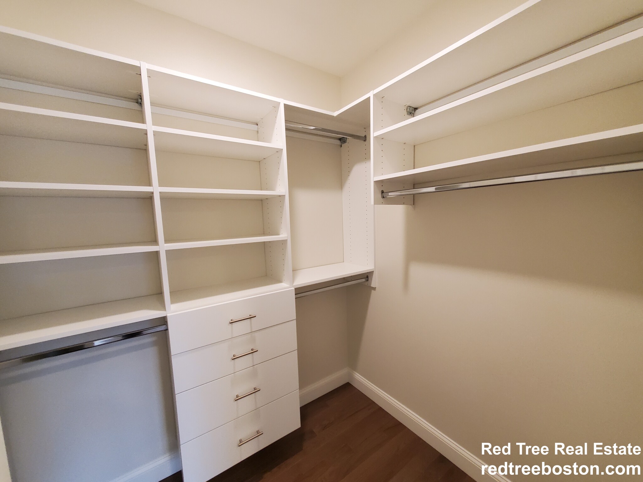 39 Herrick Rd, Newton Center