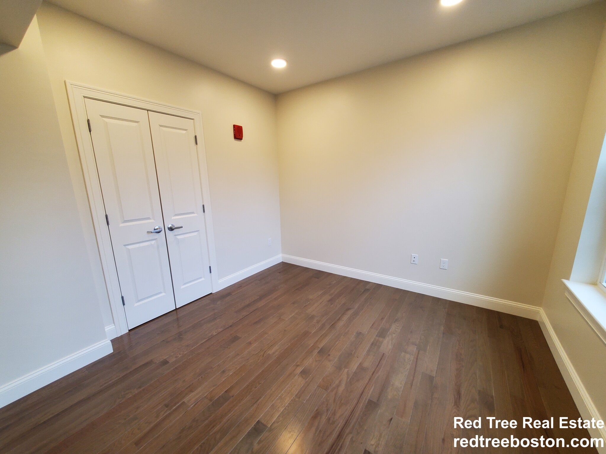 39 Herrick Rd, Newton Center