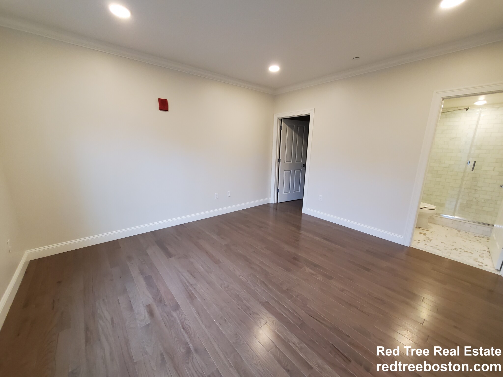 39 Herrick Rd, Newton Center