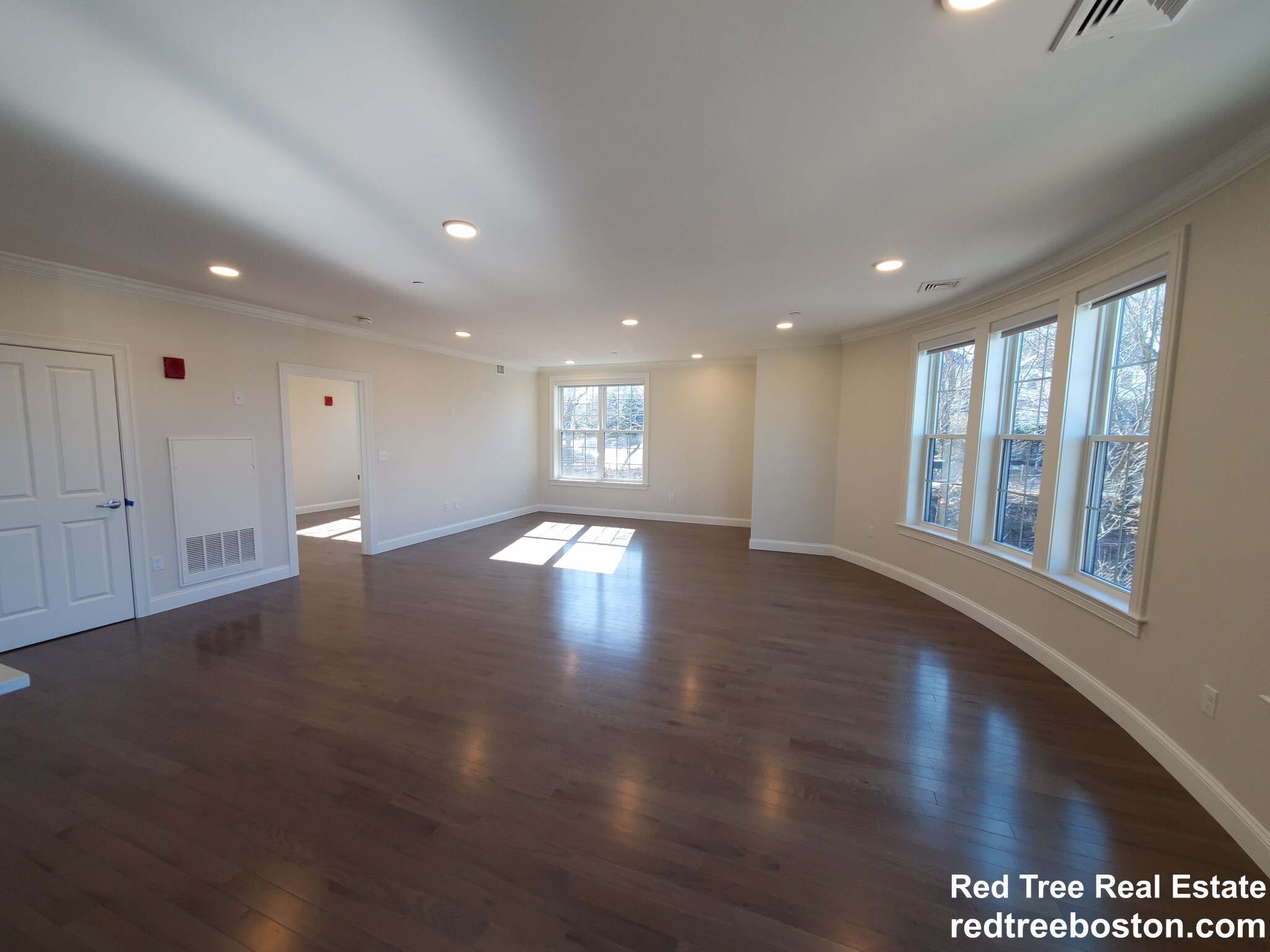 39 Herrick Rd, Newton Center