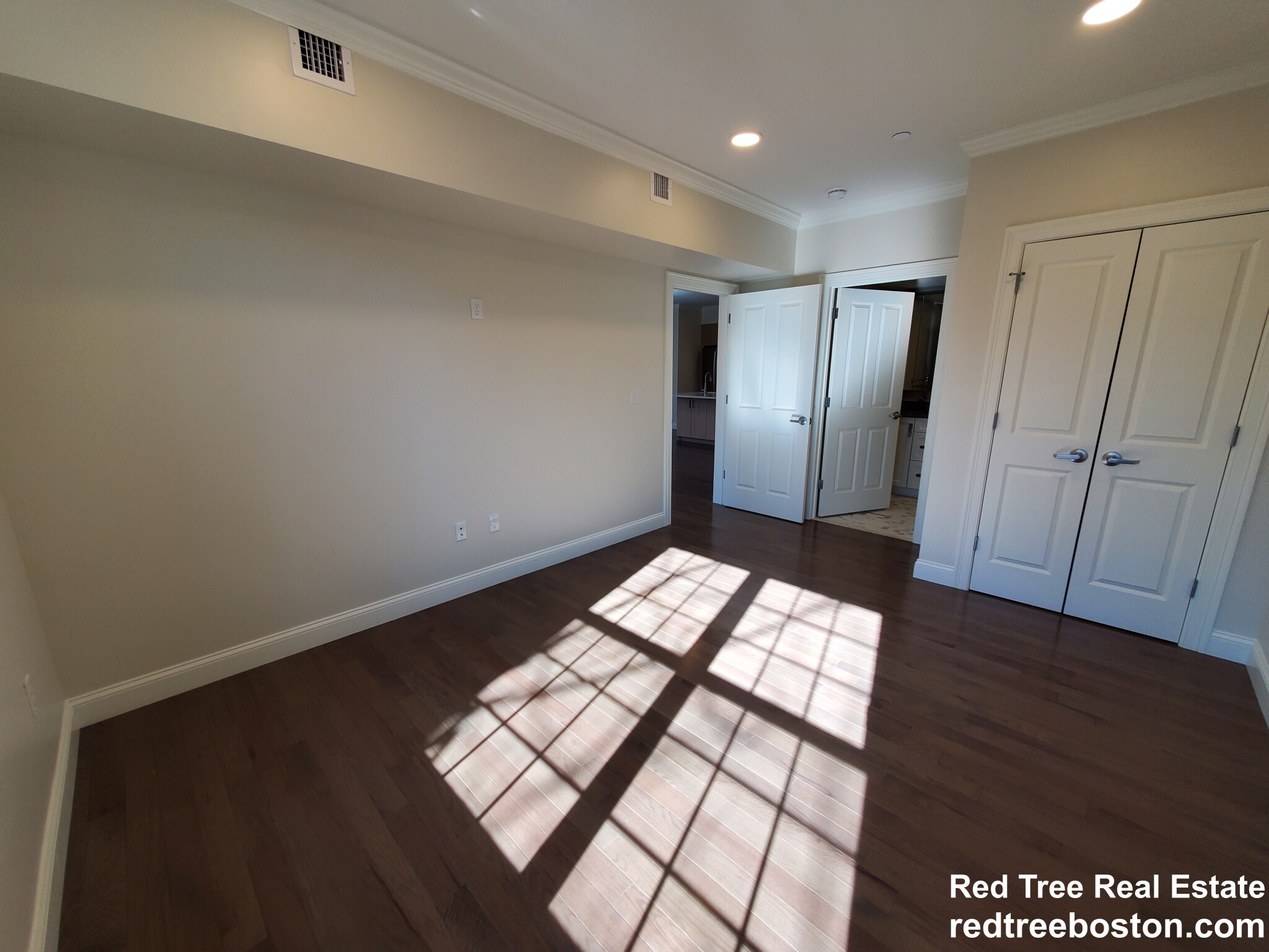 39 Herrick Rd, Newton Center