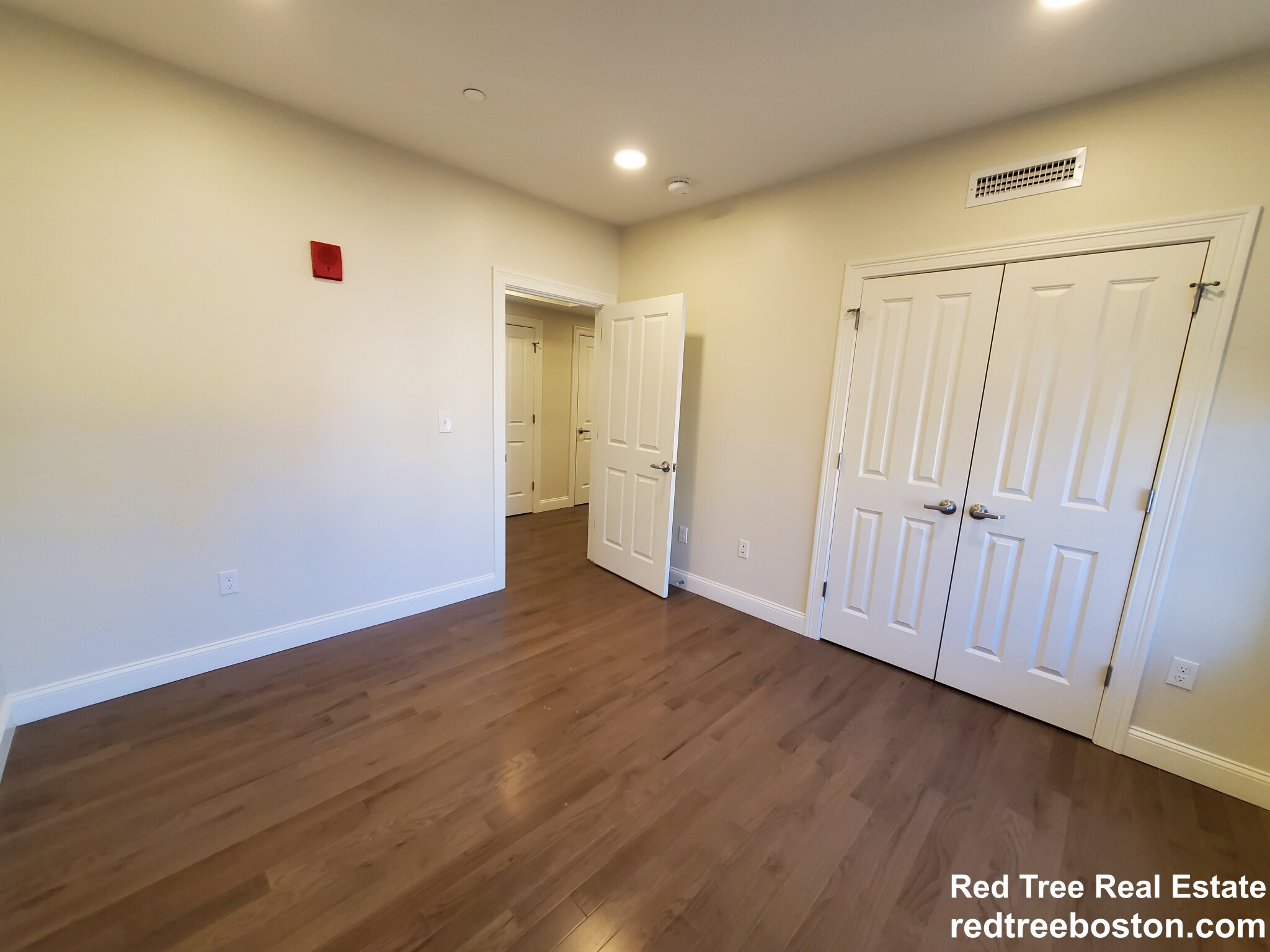 39 Herrick Rd, Newton Center