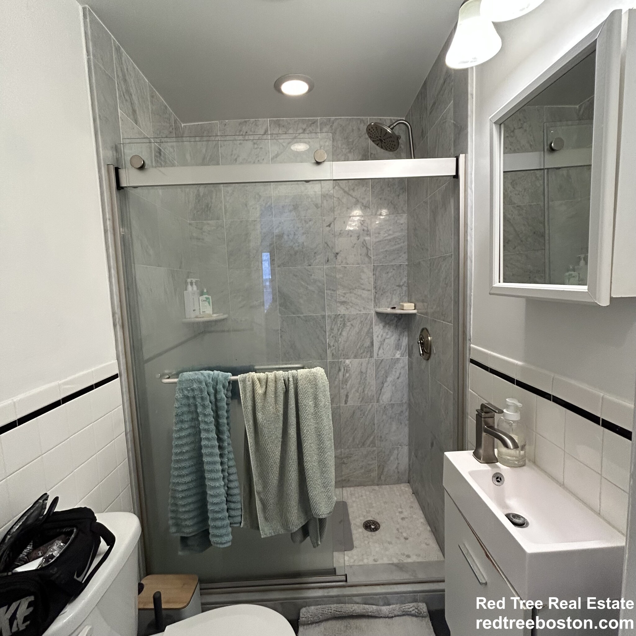 225 Newbury St, Back Bay