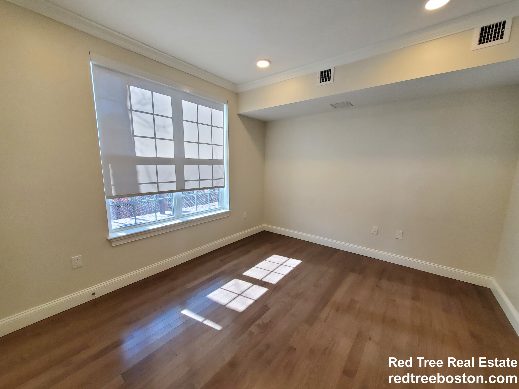 39 Herrick Rd, Newton Center