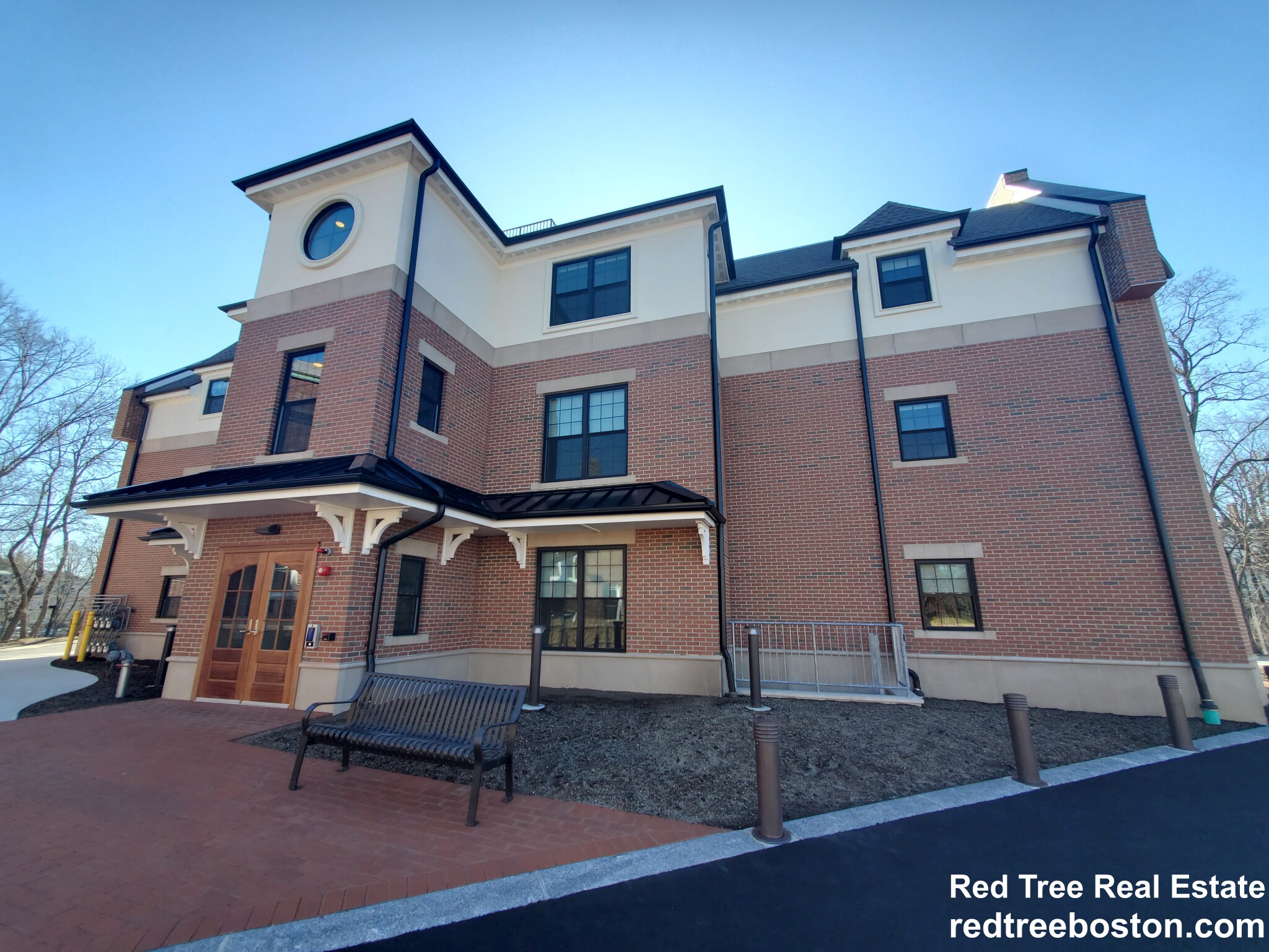 39 Herrick Rd, Newton Center