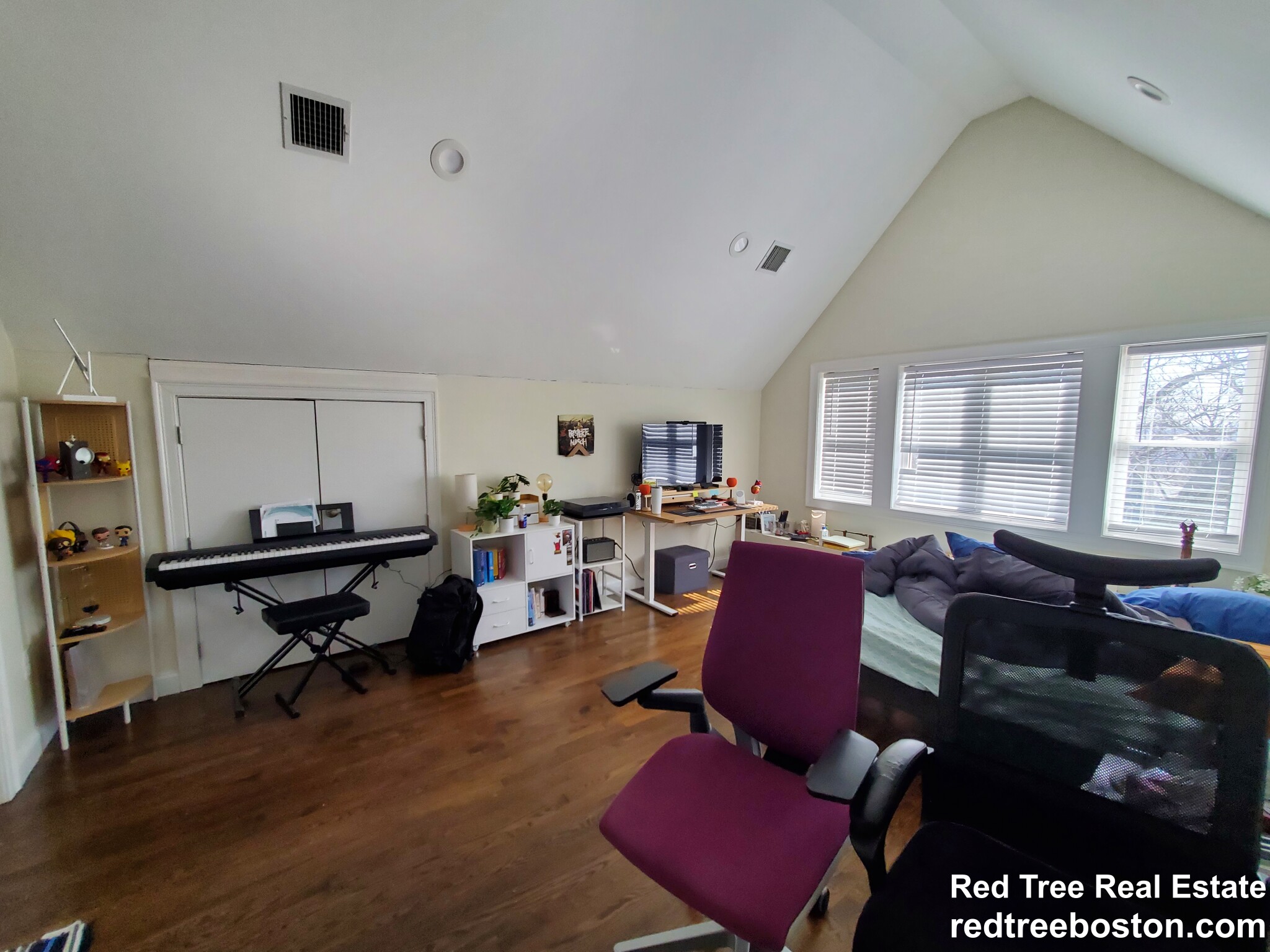 77 Rock Glen Rd, Medford