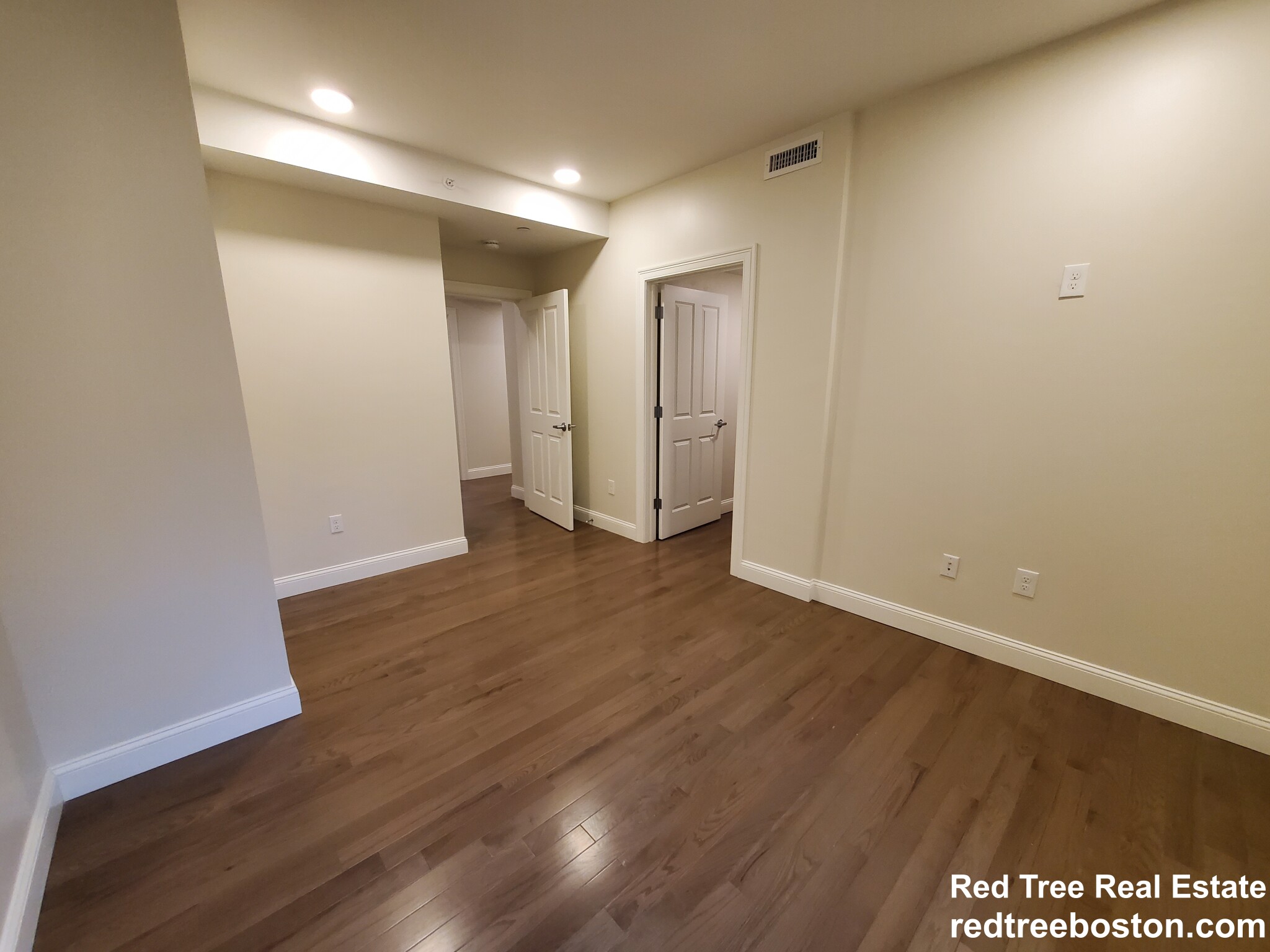 39 Herrick Rd, Newton Center