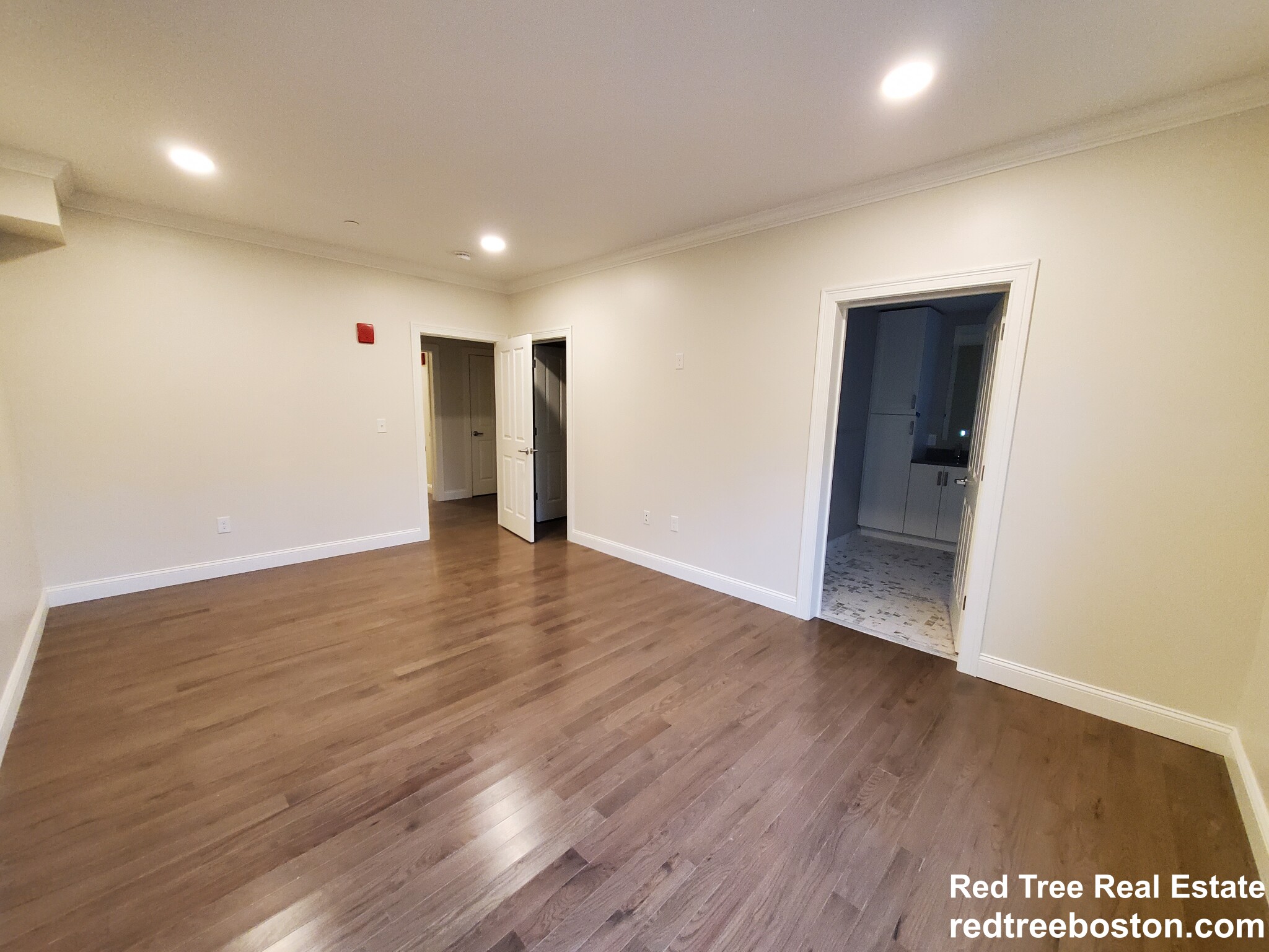 39 Herrick Rd, Newton Center