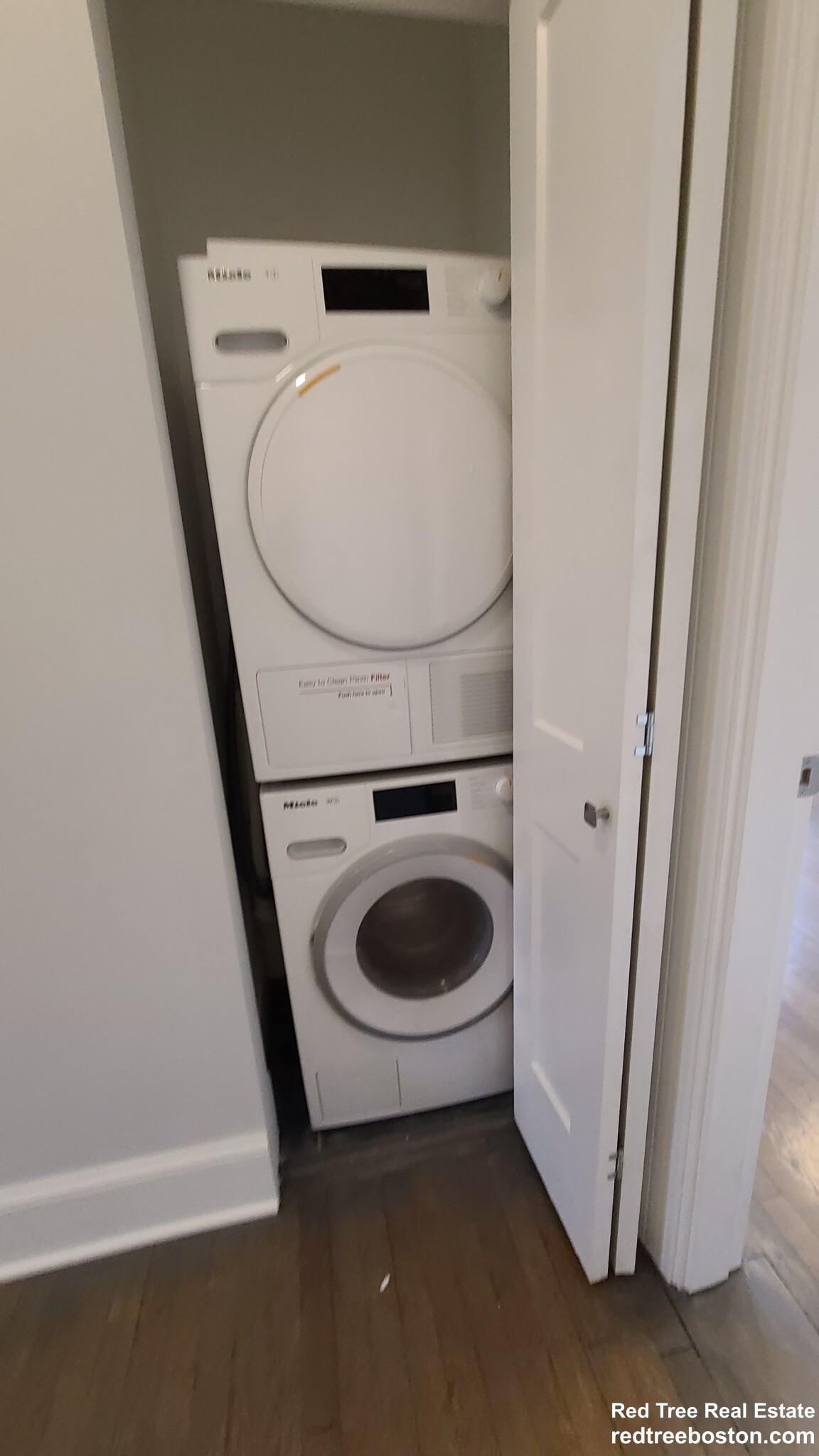 109 Queensberry St, Fenway