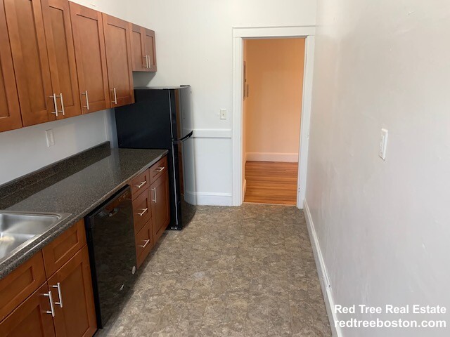 2045 Commonwealth Ave, Brighton