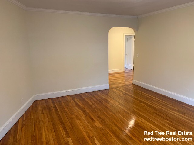 2045 Commonwealth Ave, Brighton