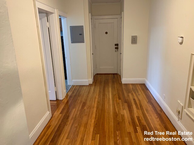 2045 Commonwealth Ave, Brighton