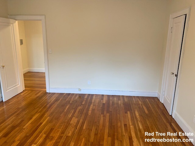 2045 Commonwealth Ave, Brighton