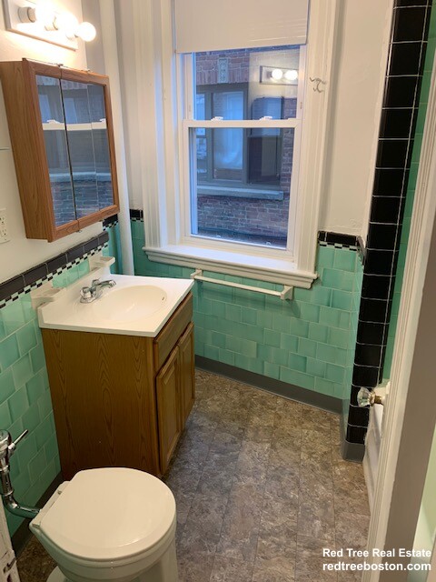 2045 Commonwealth Ave, Brighton