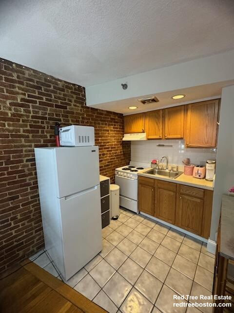 12 Mount Auburn St, Riverside