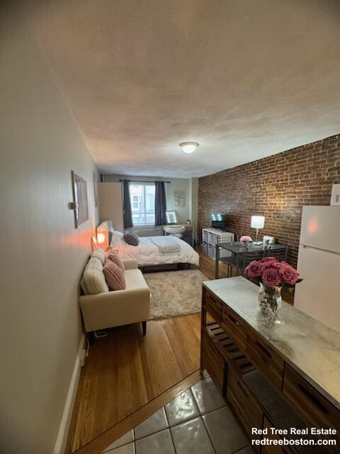 12 Mount Auburn St, Riverside