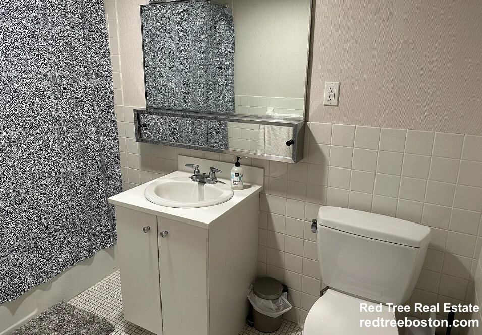 30 Fuller St, Coolidge Corner