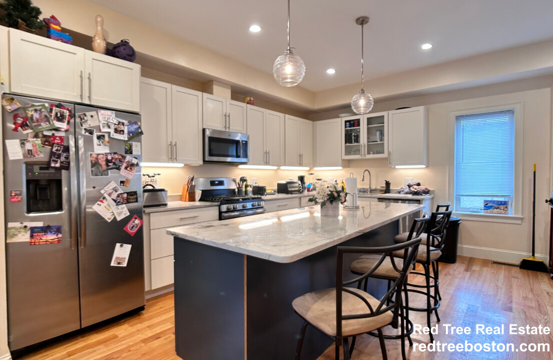 122 Tremont St, Brighton