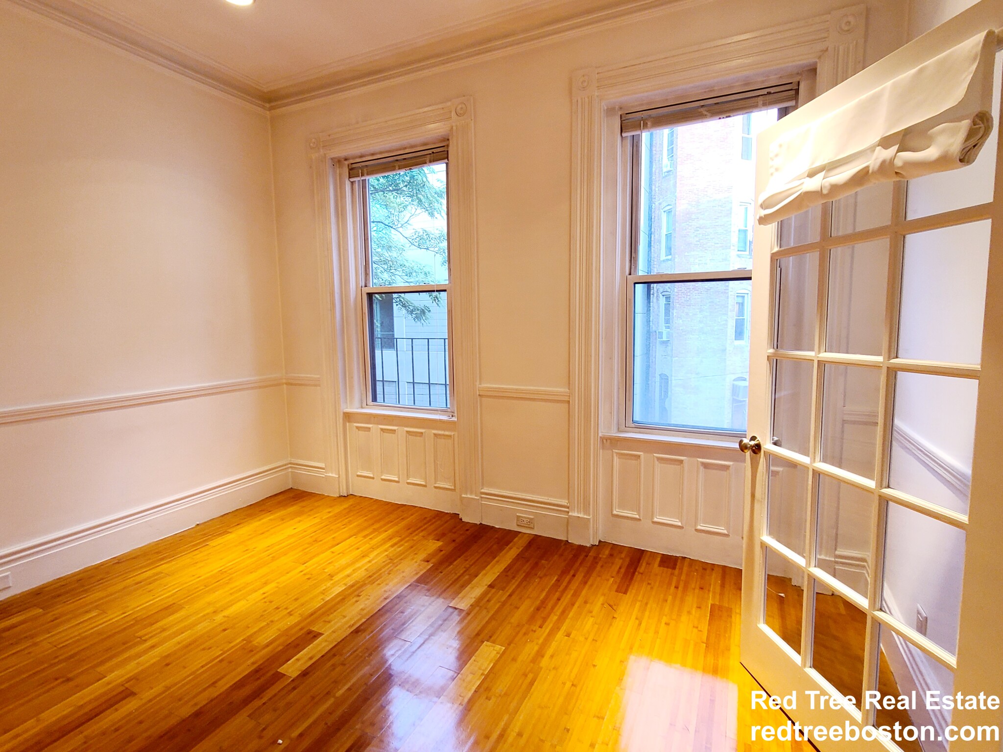 254 Newbury St, Back Bay