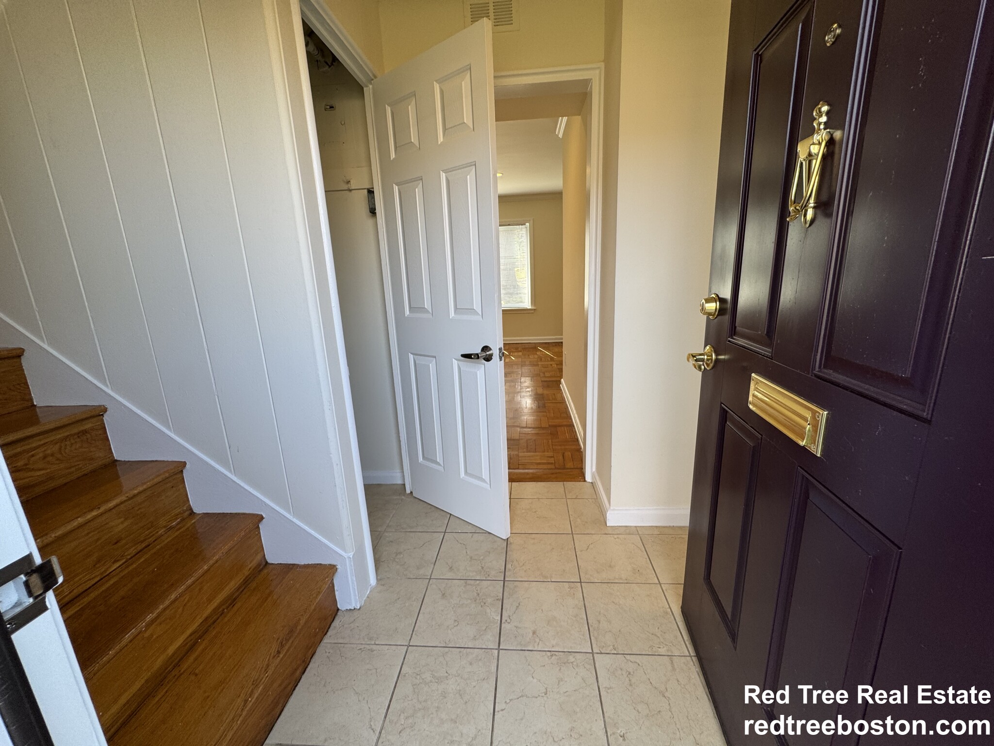 51 Thornton Rd, Chestnut Hill