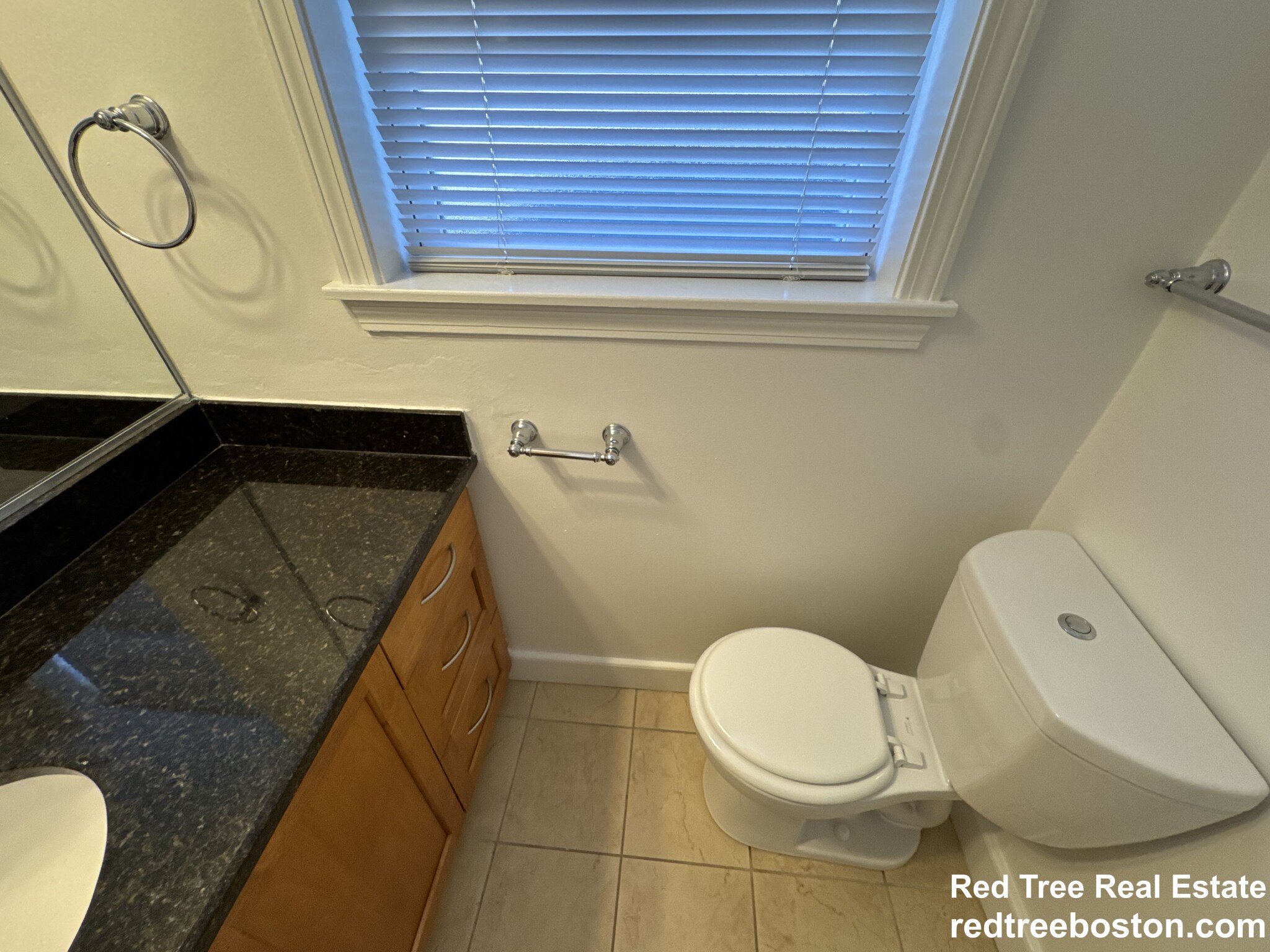 51 Thornton Rd, Chestnut Hill