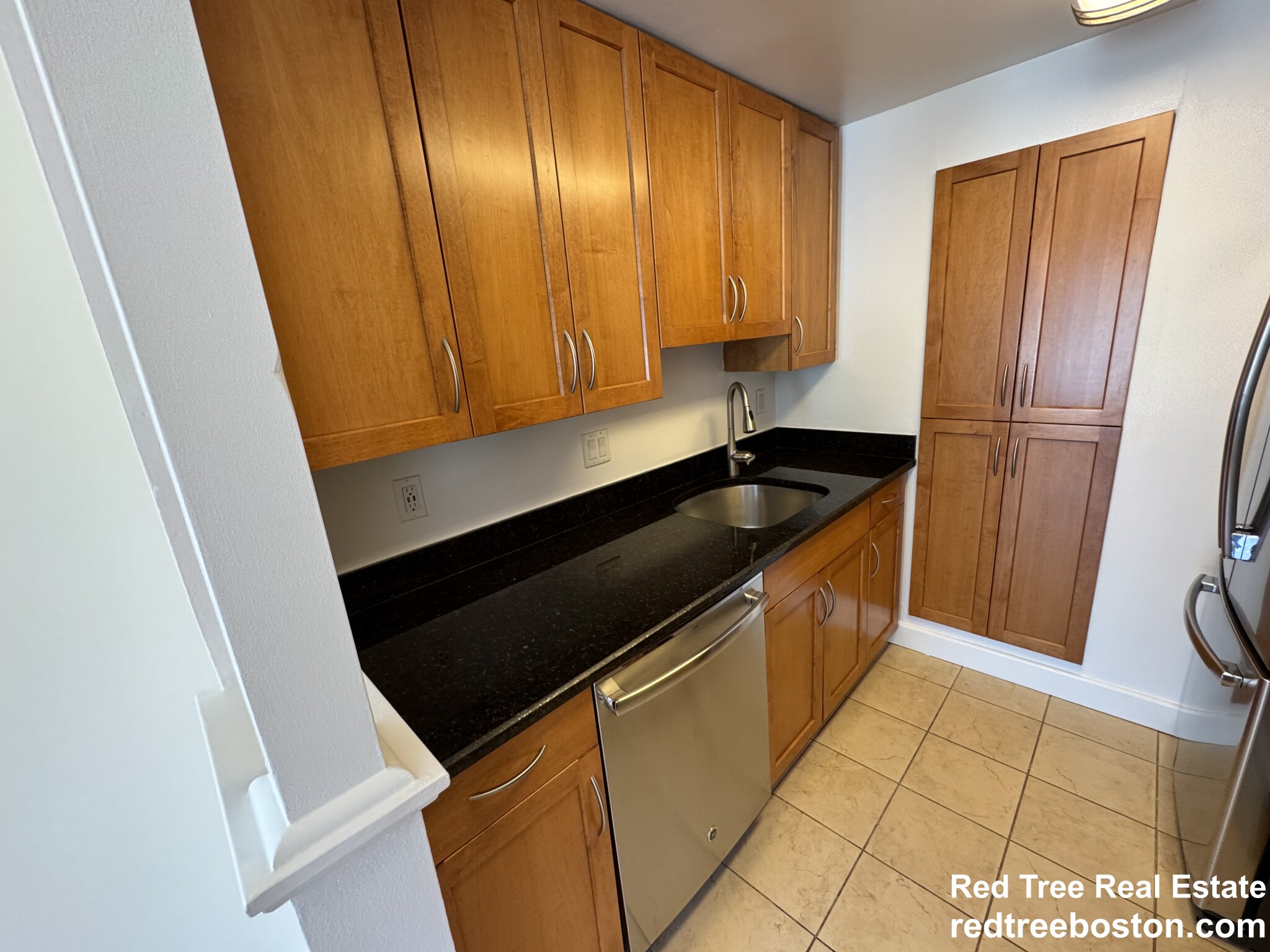 51 Thornton Rd, Chestnut Hill