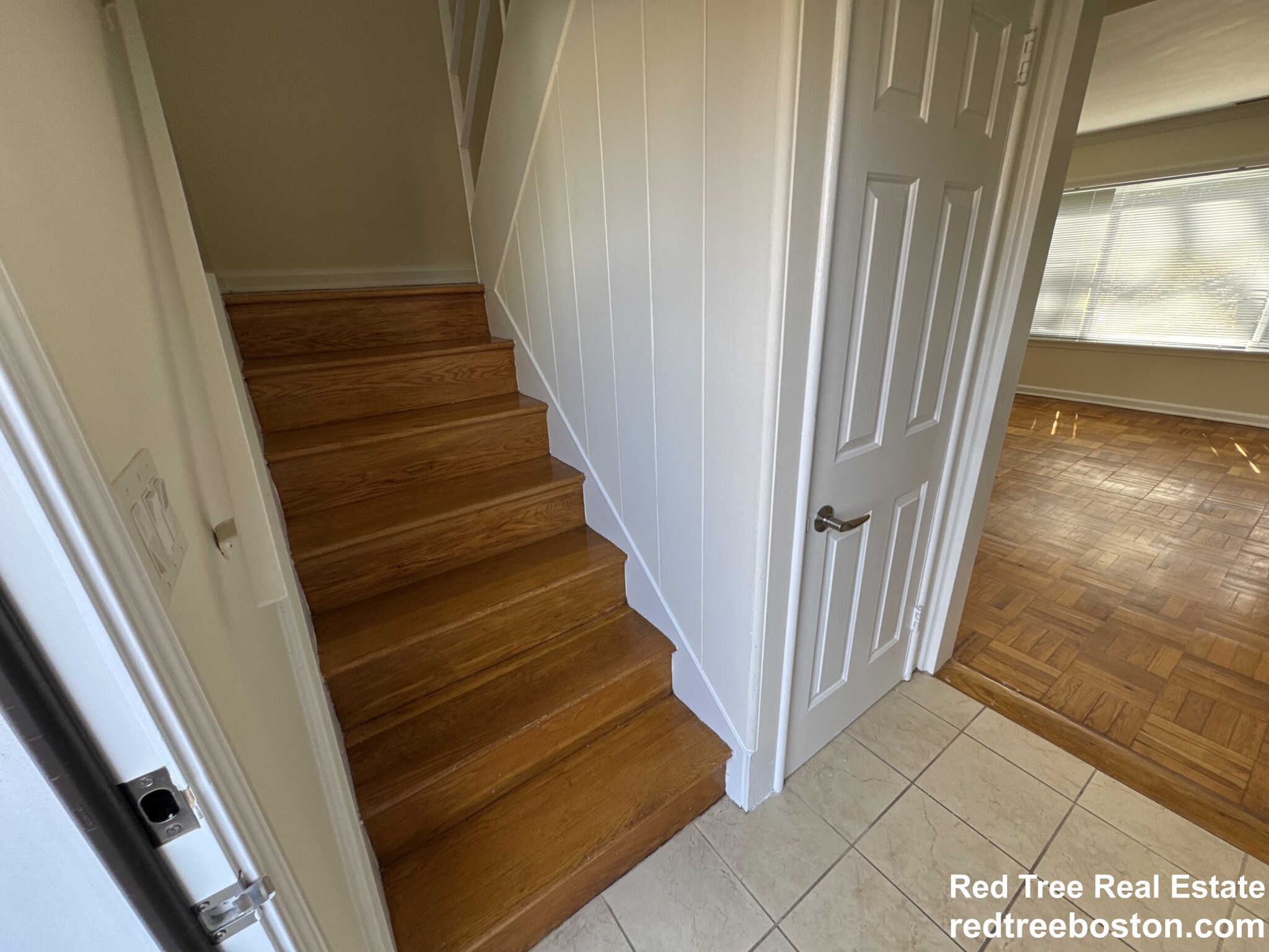 51 Thornton Rd, Chestnut Hill