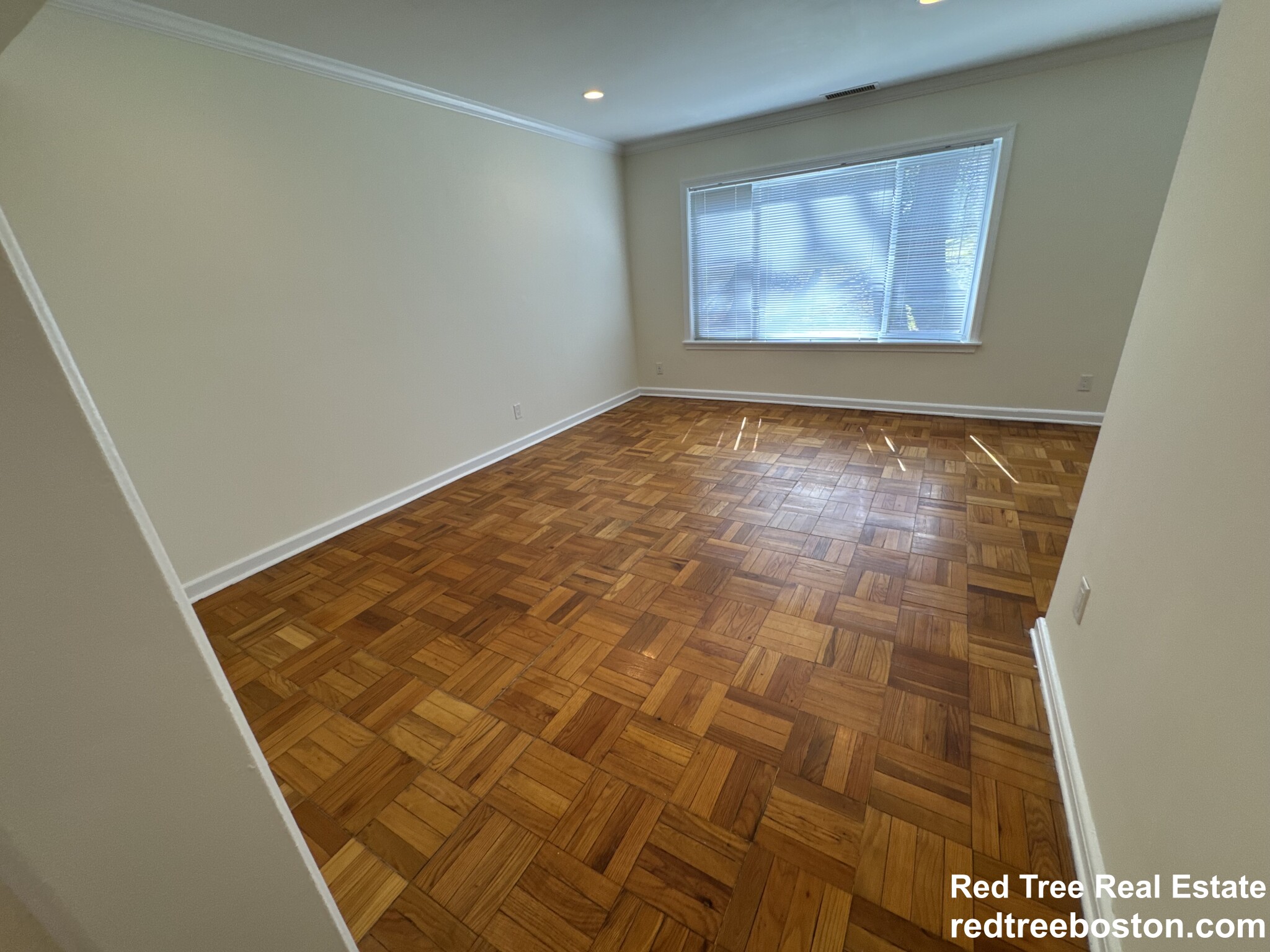 51 Thornton Rd, Chestnut Hill