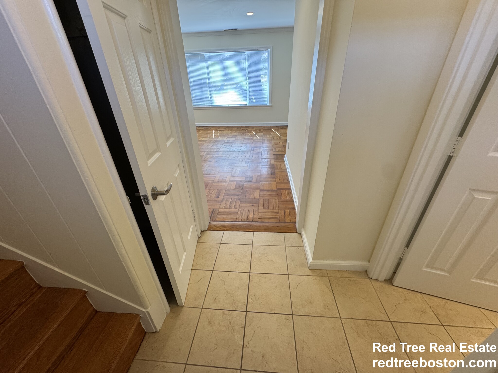 51 Thornton Rd, Chestnut Hill