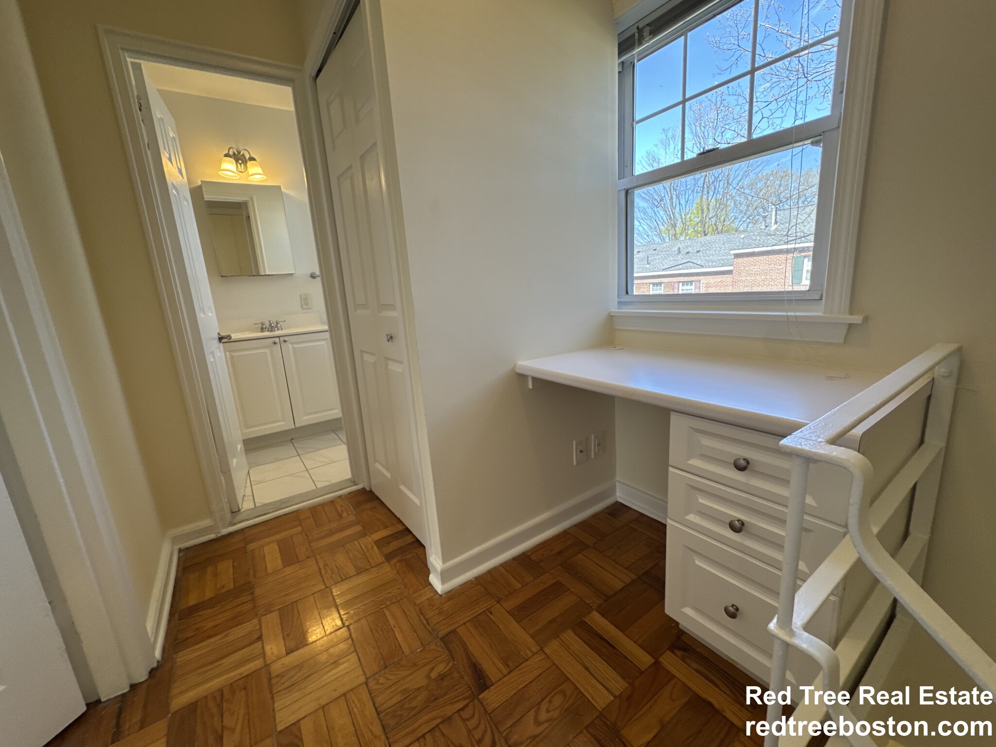 51 Thornton Rd, Chestnut Hill