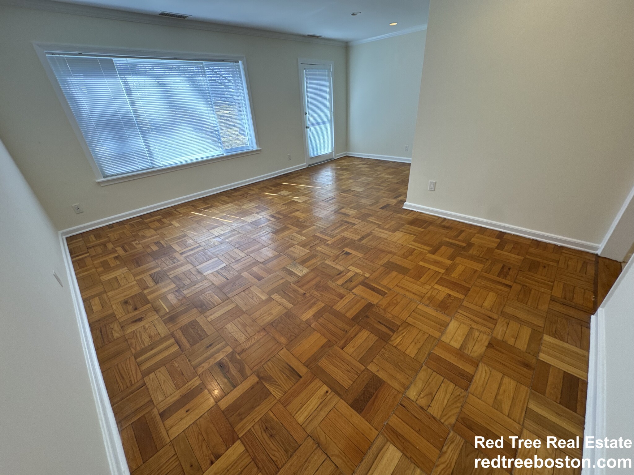 51 Thornton Rd, Chestnut Hill