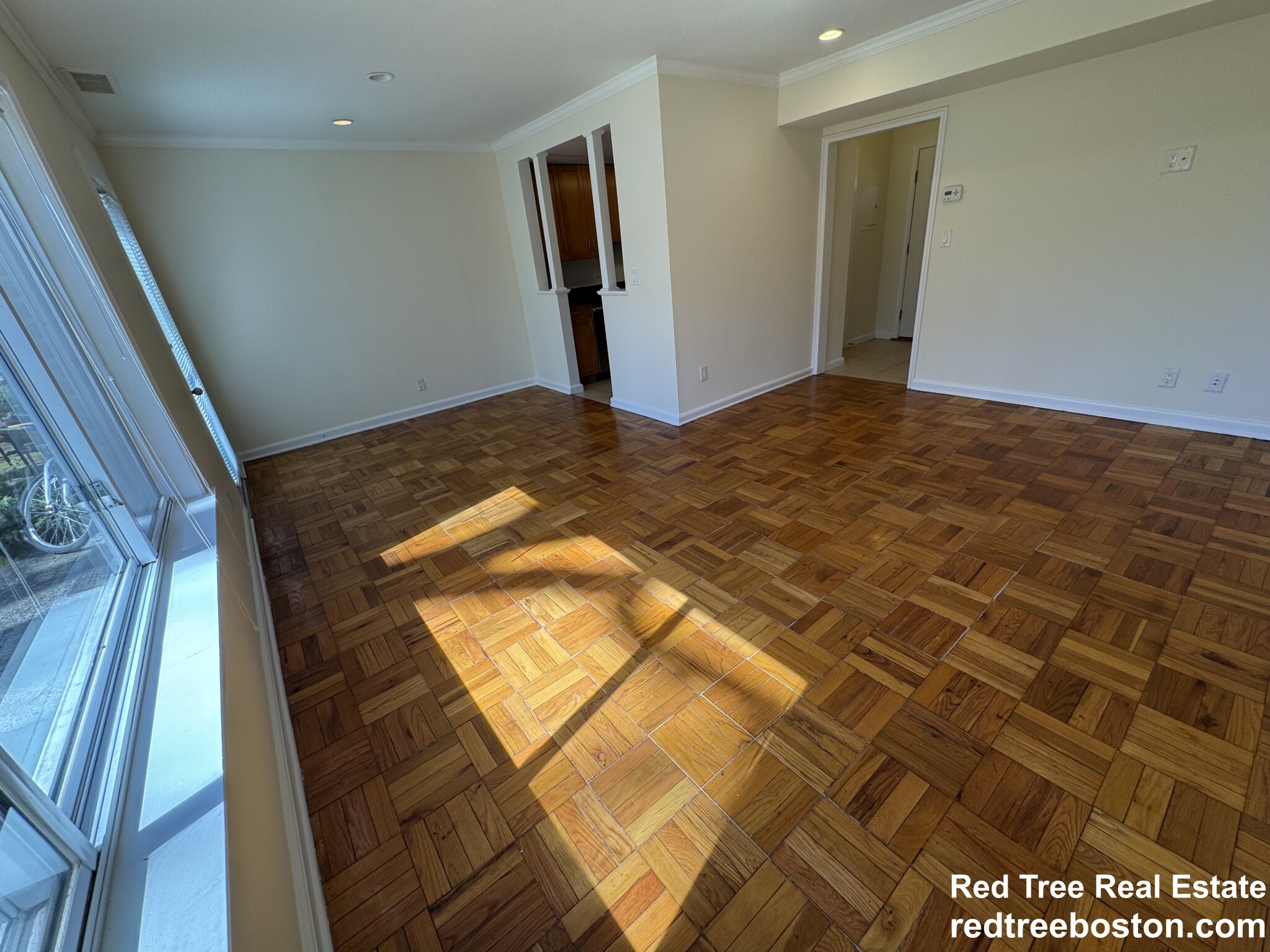 51 Thornton Rd, Chestnut Hill