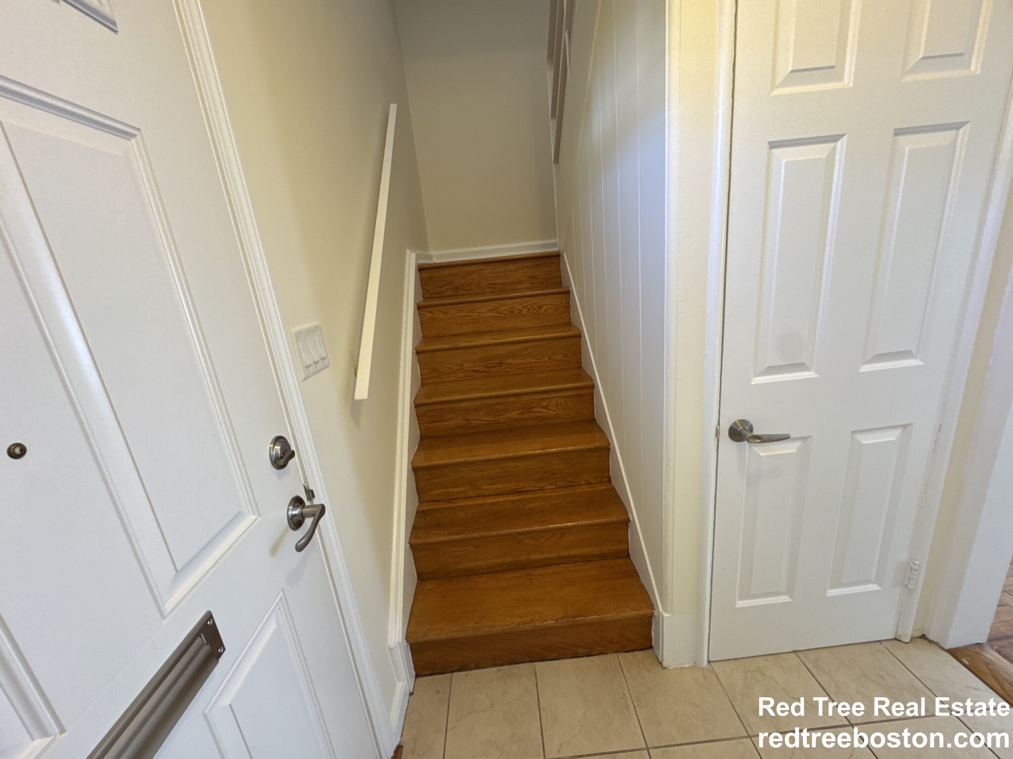 51 Thornton Rd, Chestnut Hill