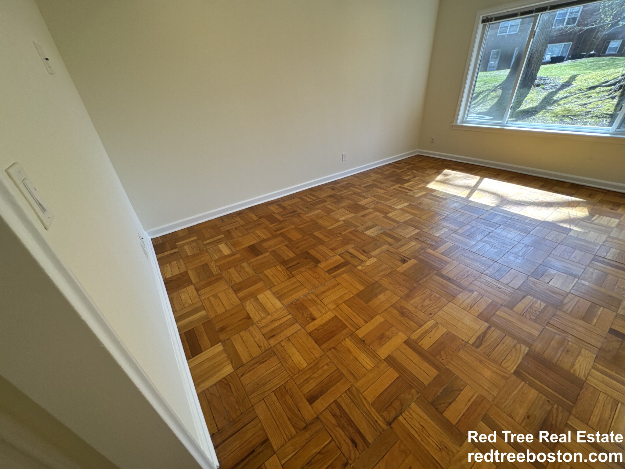 51 Thornton Rd, Chestnut Hill