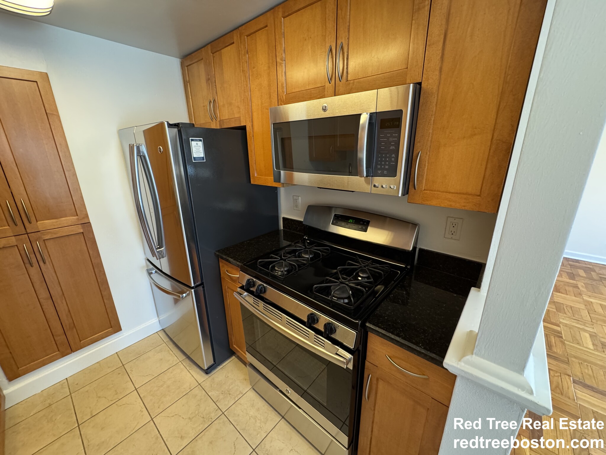 51 Thornton Rd, Chestnut Hill