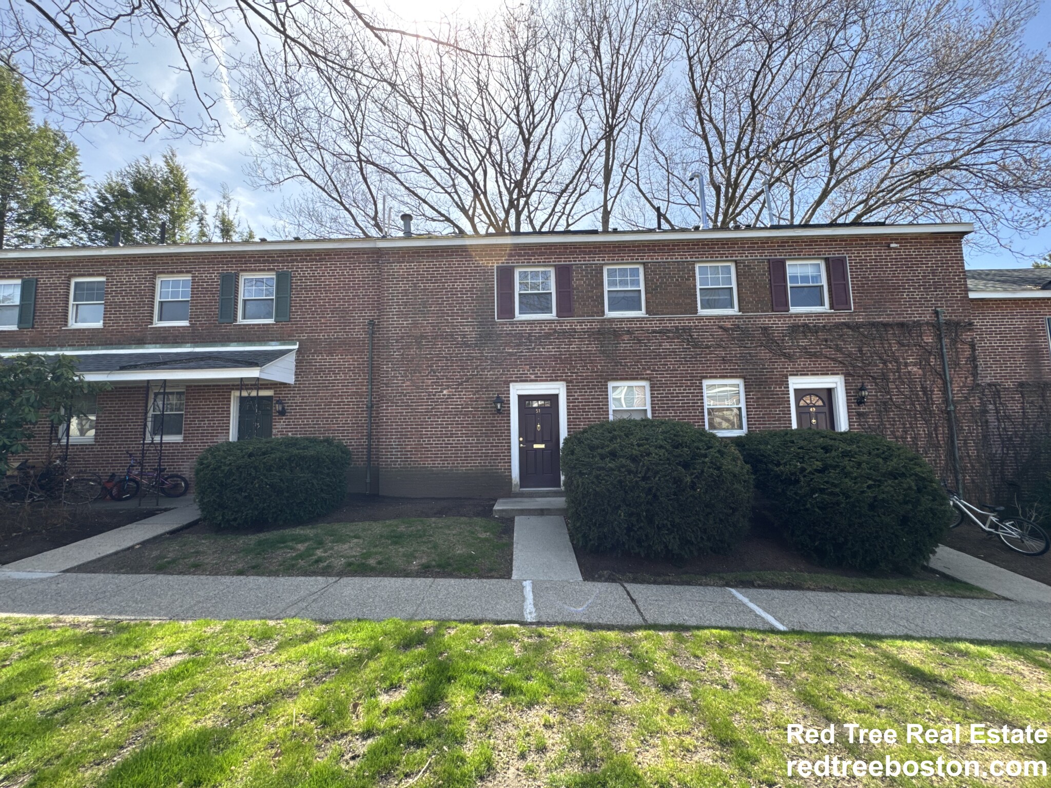 51 Thornton Rd, Chestnut Hill