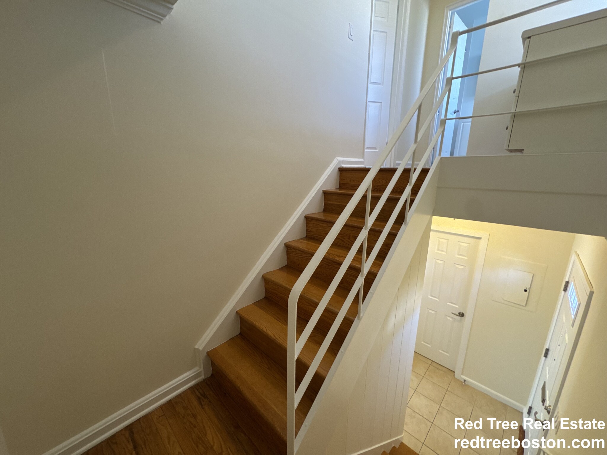 51 Thornton Rd, Chestnut Hill