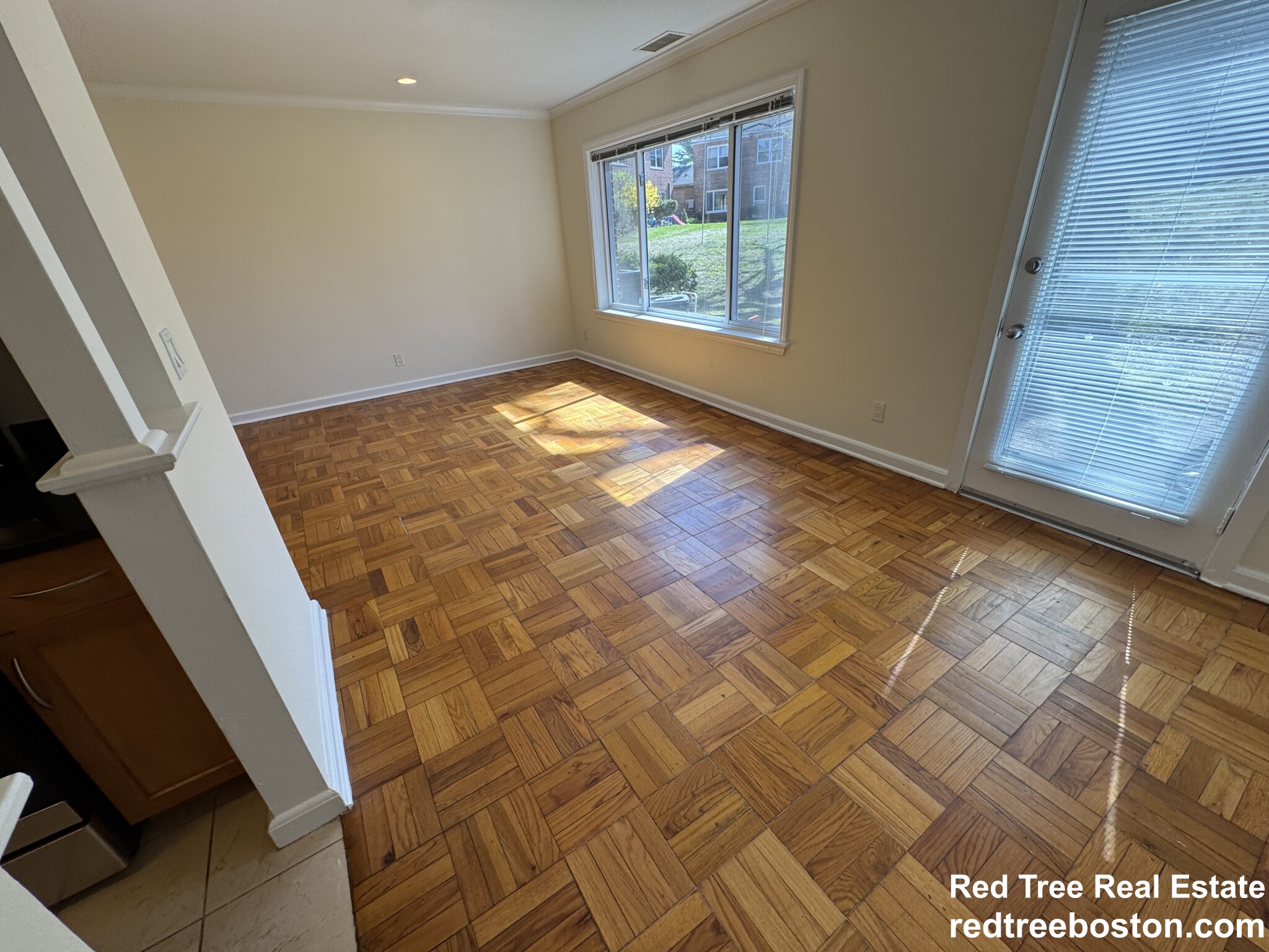 51 Thornton Rd, Chestnut Hill