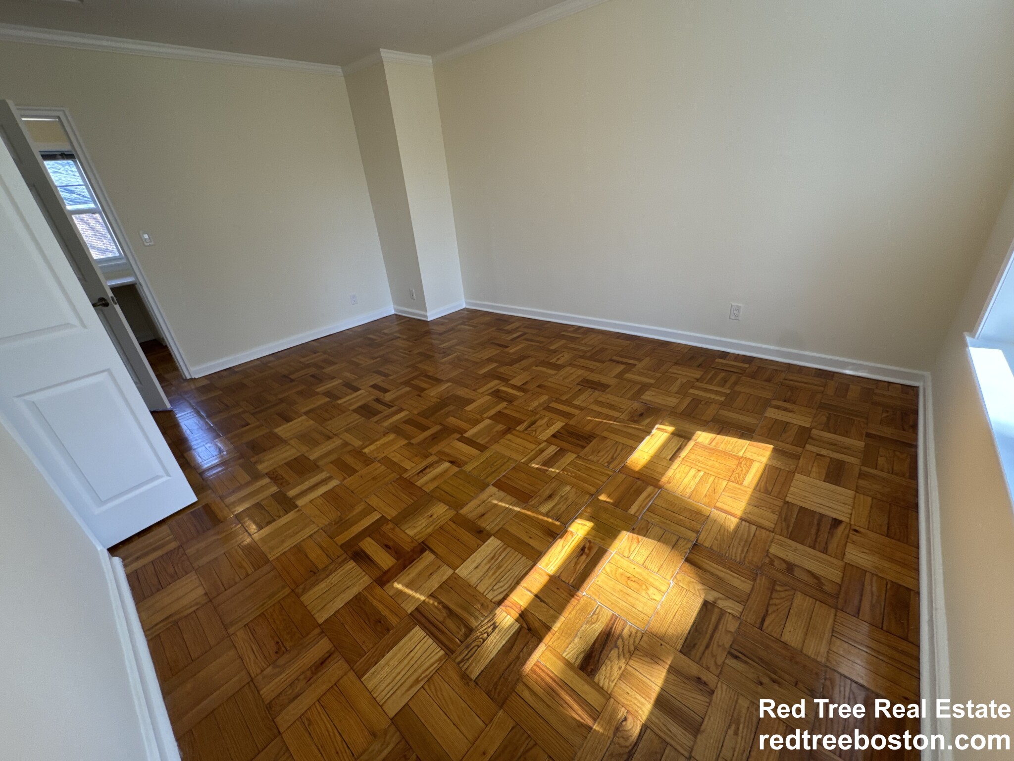 51 Thornton Rd, Chestnut Hill